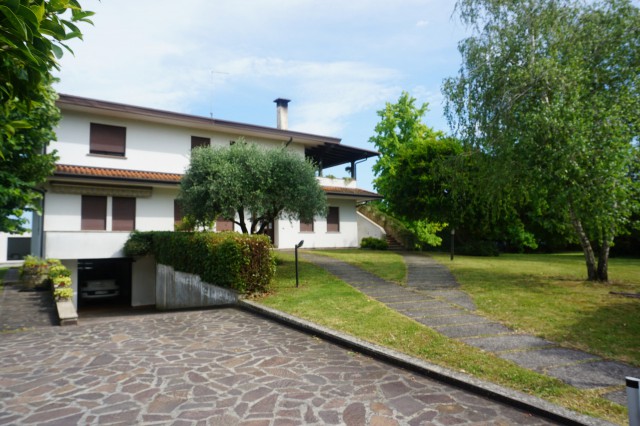 Casa Singola in Vendita a 1