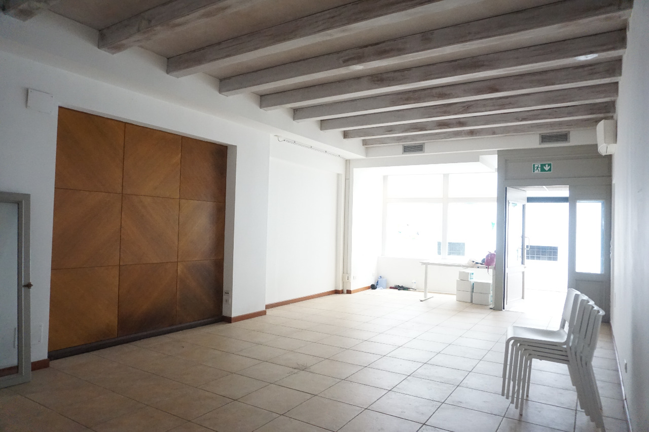Negozio/Ufficio  in affitto a Treviso