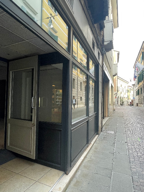 Negozio/Ufficio  in affitto a Treviso