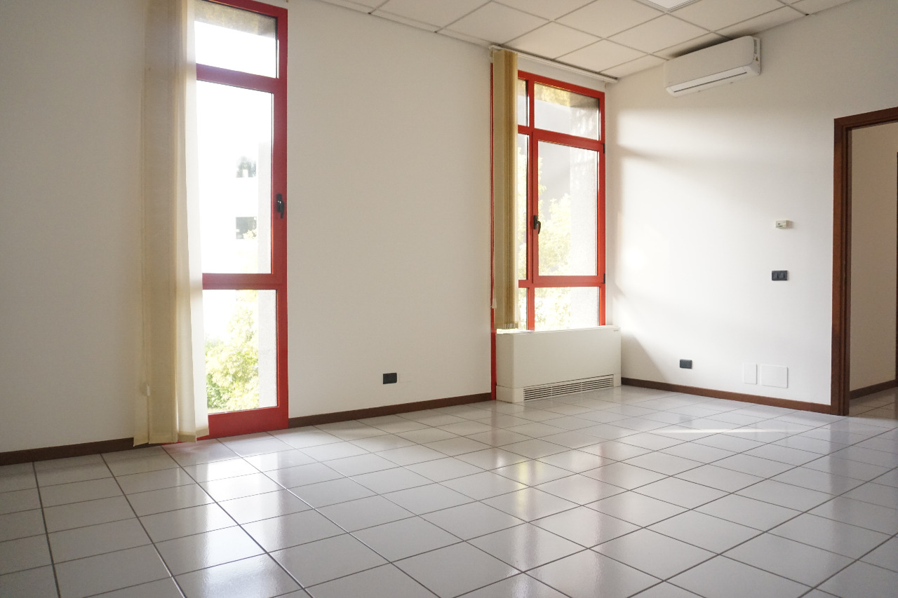 Negozio/Ufficio  in affitto a Quarto d'Altino