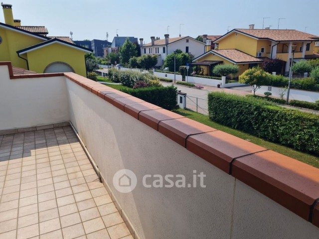 Casa Bifamiliare/Schiera in Affitto a Quarto d'Altino